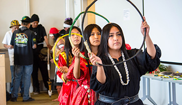 UNM-Gallup showcases Indigenous culture at library directors retreat