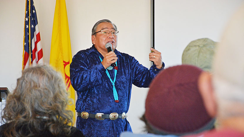 It takes a village to revive Diné bizaad
